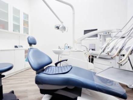 Fort Wayne, IN dentist license defense attorney
